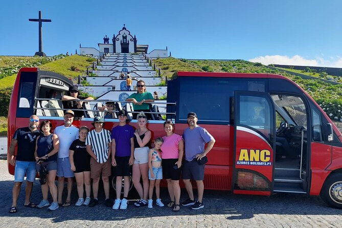 minibus-laketour-furnas-full-day-shared-2