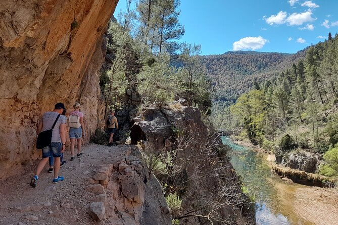 montanejos-do-an-epic-hike-and-swim-in-thermal-waters