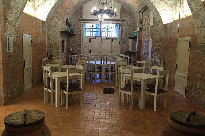 montepulciano-wine-tasting-lunch-in-a-typical-winery