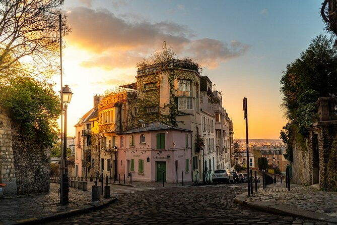 montmartre-the-old-artist-village-and-its-unique-charm