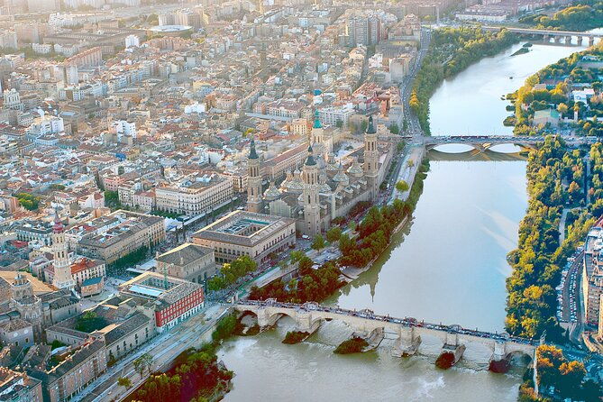 monumental-walking-tour-in-old-town-of-zaragoza