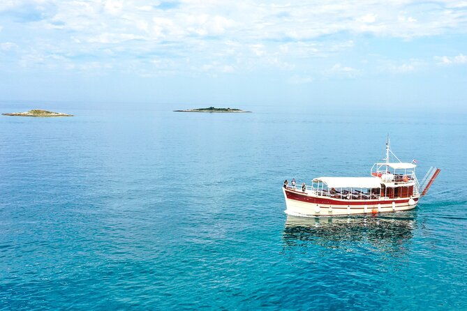 morning-panorama-relaxing-among-20-islands-around-porec-riviera