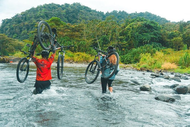 mountain-bike-lake-arenal-and-volcano-backroads