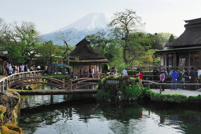 mt-fuji-and-lake-kawaguchiko-private-tour-by-car