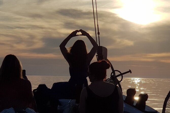 mykonos-sunset-cruise-with-drinks