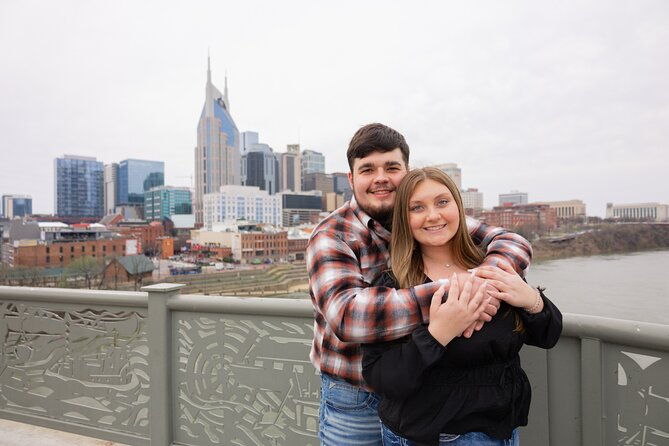 nashville-private-couples-photoshoot-on-the-riverfront