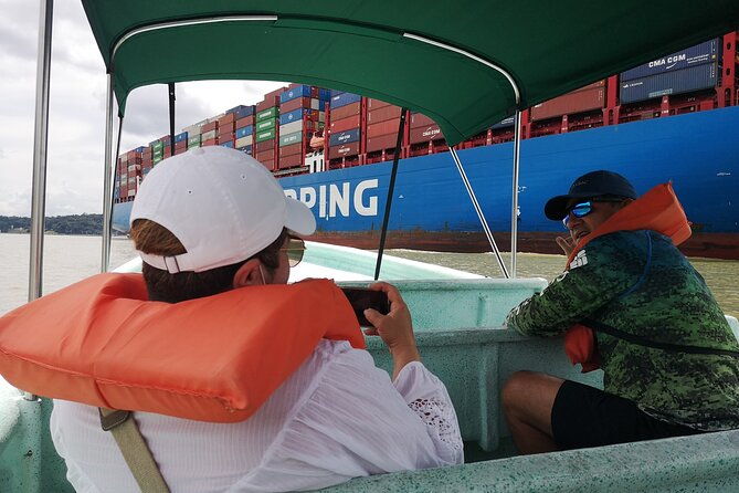 navigation-in-the-panama-canal-gatun-lake-and-sloth-sanctuary
