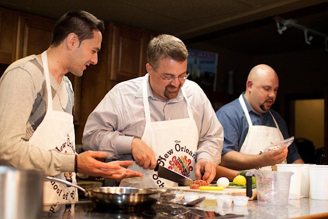 new-orleans-cooking-class-and-cocktail-walking-tour