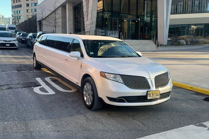 new-york-city-airport-arrival-transfer-by-limo-lga-jfk-ewr