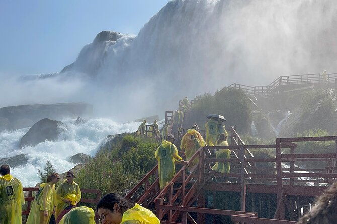 niagara-falls-cave-of-the-winds-afternoon-tour-2