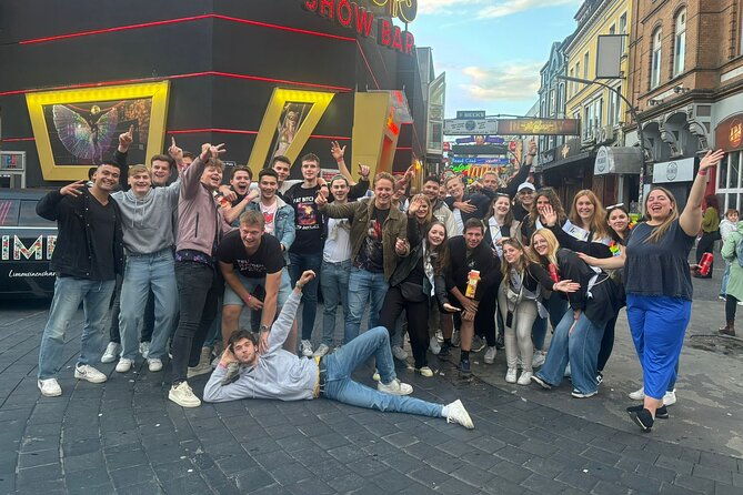 night-pubcrawl-tour-in-hamburg-shots-and-party