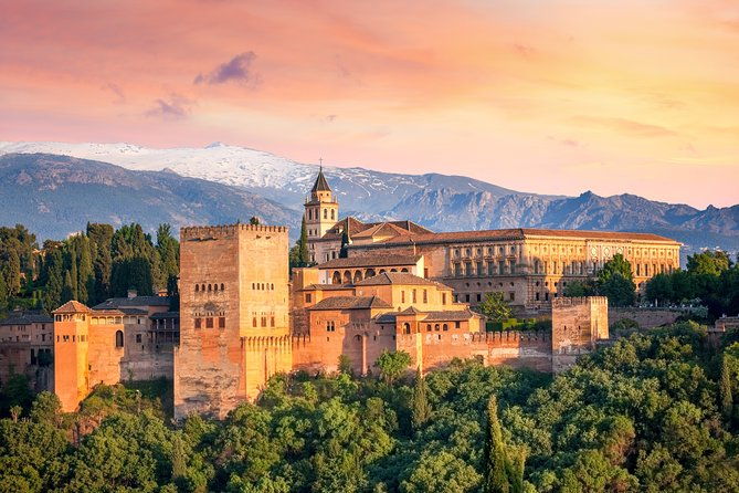 night-tour-of-the-alhambra-and-the-nasrid-palaces