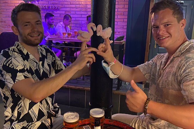 nightlife-tour-barcelona-bar-crawl-with-flamingos