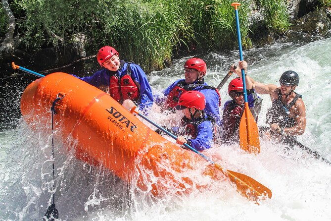 nugget-falls-class-iv-half-day-rafting-on-the-rogue-river