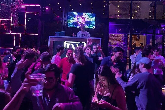 nyc-pub-crawl-with-rooftop-clubbing-experience