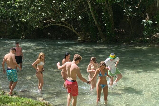 ocho-rios-amazing-blue-hole-and-chill-at-reggae-hill