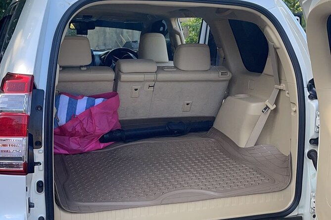 ocho-rios-private-airport-transfer-vip-luxury-vehicles