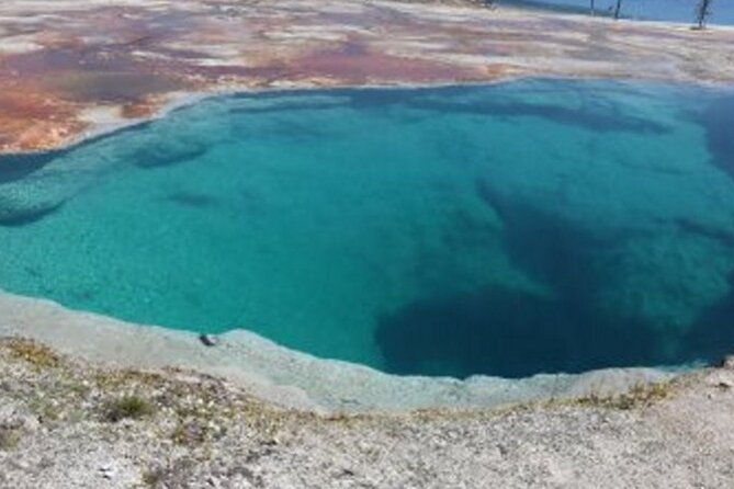 old-faithful-lower-loop-yellowstone-group-tours-4-people-min-8-max