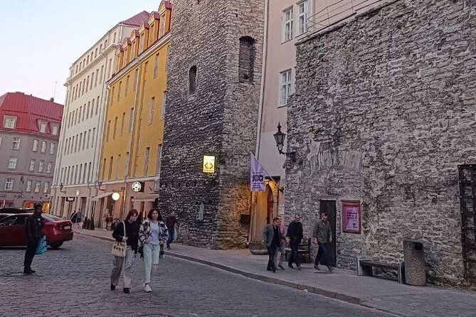 old-tallinn-its-medieval-past-private-tour-2