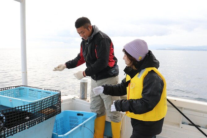 oma-maguro-sea-polefishing-with-fisherman