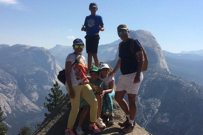 one-day-in-yosemite-private-touryosemite-valley-glacier-point-giant-sequoias-2