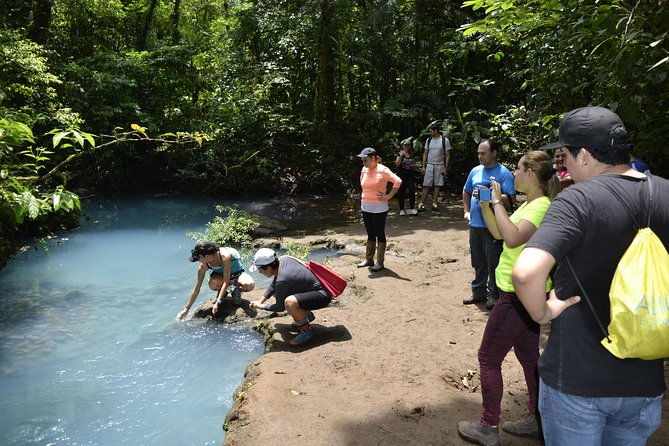 one-day-tour-celeste-river-from-san-jose