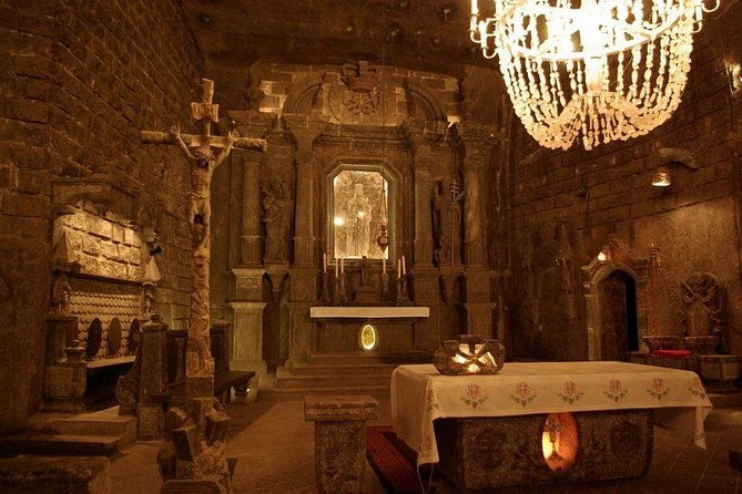 one-day-tour-to-auschwitz-birkenau-salt-mine-from-warsaw-with-private-driver