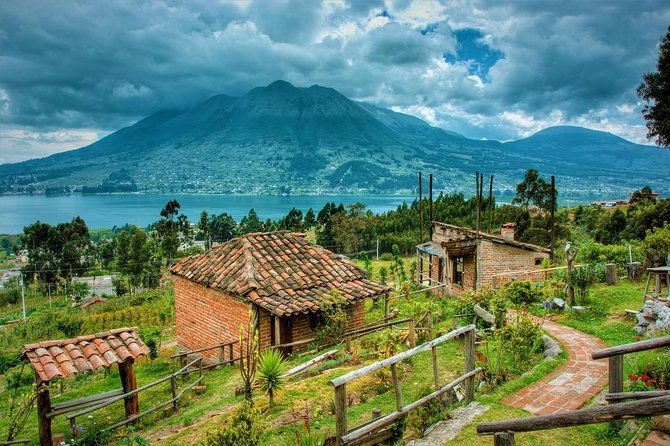 otavalo-marketplace-and-cotacachi-town-from-quito