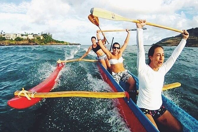 outrigger-canoe-surfing-at-kalapaki-beach