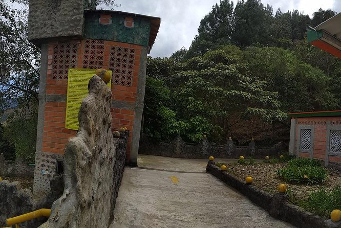 pablo-escobar-tour-with-la-catedral-prison-spanish-language