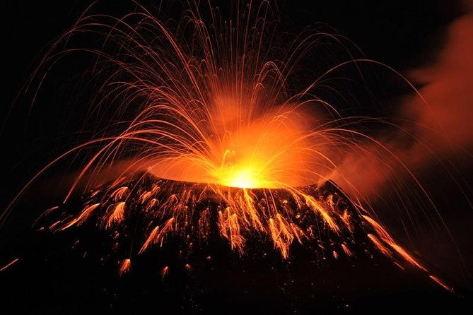pacaya-volcano-hikking-from-guatemala-city-box-lunch