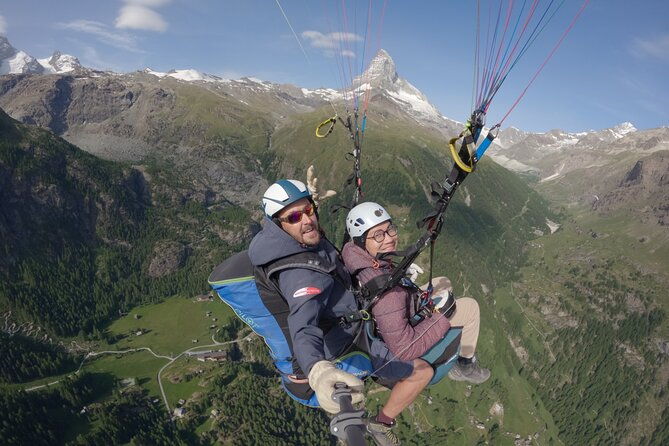 panoramic-paragliding-flight-in-zermatt-matterhorn-15-20min-2