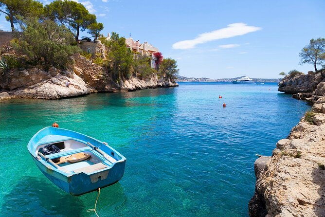 paradise-tour-4h-in-catamaran-through-mallorca-and-puerto-andratx-with-lunch