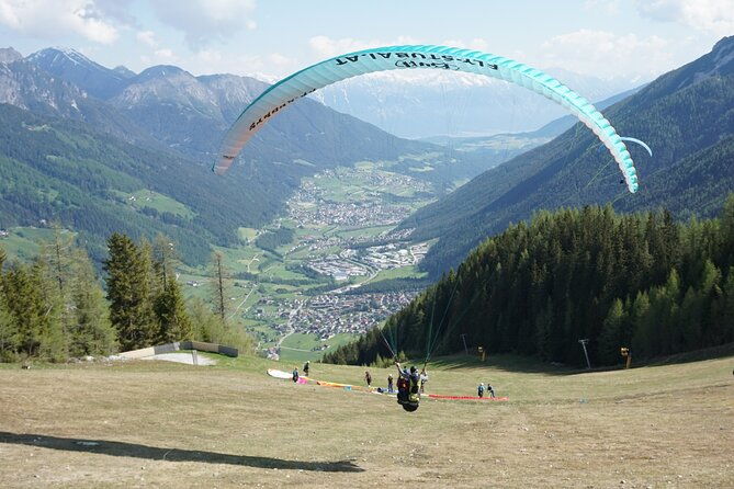 paragliding-in-the-morning