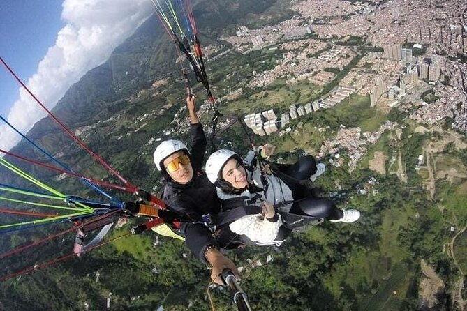 paragliding-tour-with-photos-videos-and-full-transportation