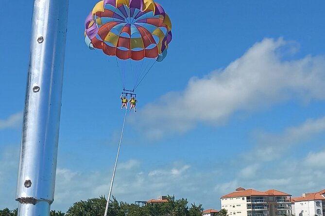 parasailing-above-the-caribbean-sea