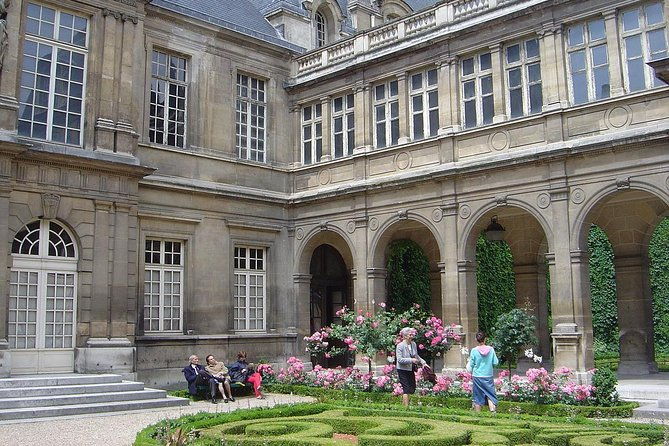 paris-le-marais-historical-walking-tour-with-wine-and-cheese-tasting-2
