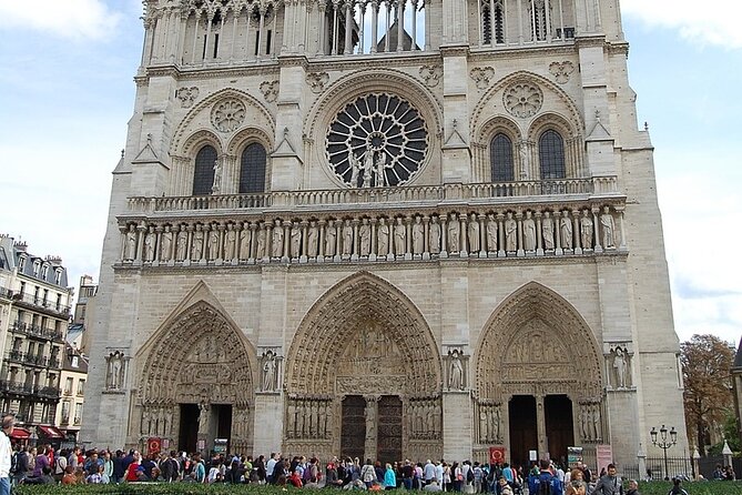 paris-private-custom-walking-tour-with-a-guide-private-tour