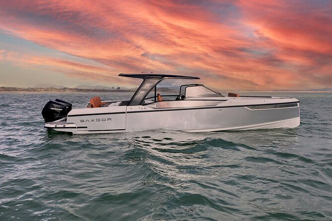 paros-antiparos-private-cruise-on-a-luxurious-saxdor-320-2