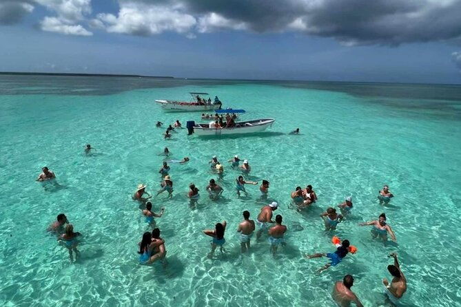 party-boat-with-snorkeling-and-open-bar-in-punta-cana
