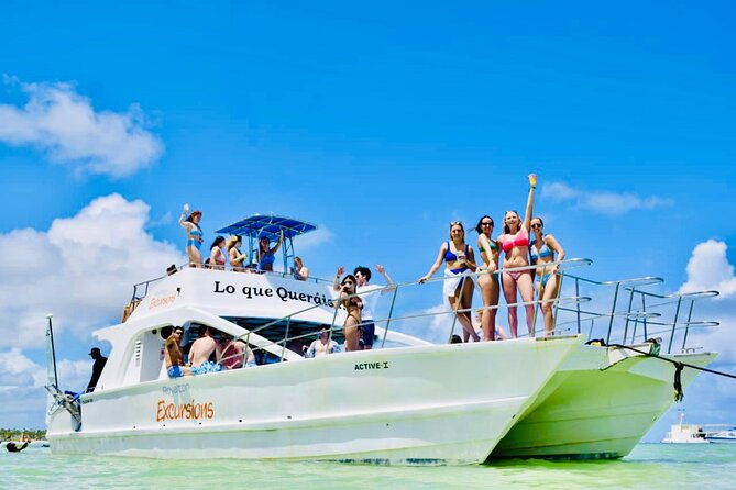 party-boat-with-snorkeling-sand-bar-and-open-bar-in-bavaro-beach