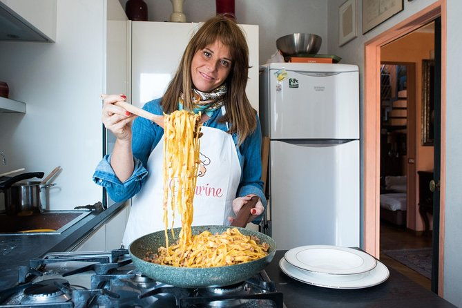 pasta-making-class-tagliatelle-bolognese-sauce