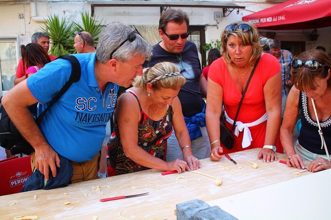 people-of-bari-unusual-guided-tour-with-pasta-making-at-grandma-house
