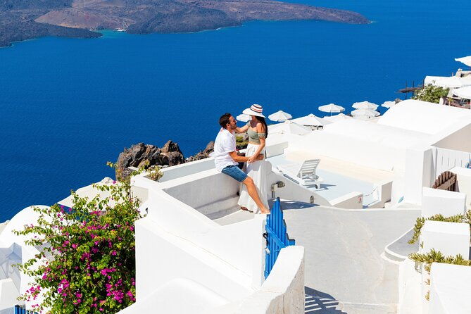 personalized-private-photoshoot-in-fira-santorini