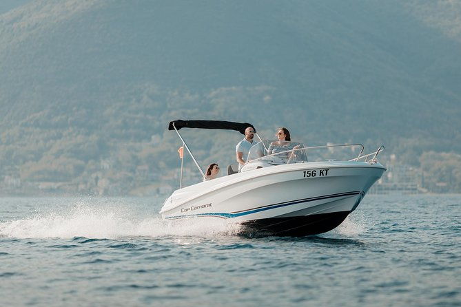 personalized-private-speed-boat-tour