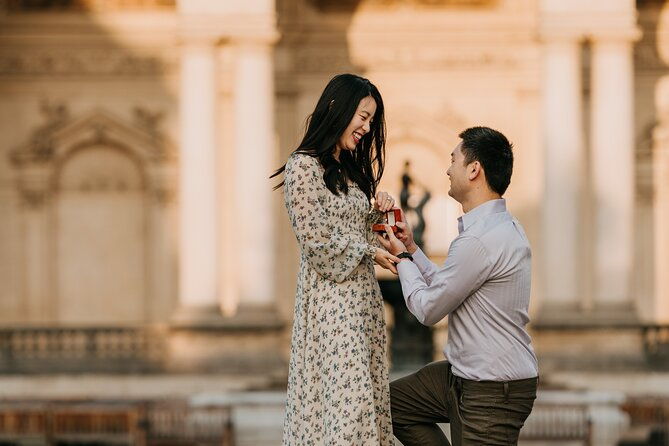 photographer-in-prague-couple-engagement-portrait-photoshoot-2