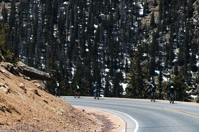 pikes-peak-summit-downhill-bike-tour