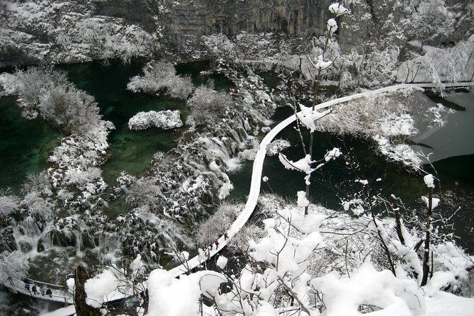plitvice-lakes-frozen-landscape-private-hiking-day-trip-from-zagreb
