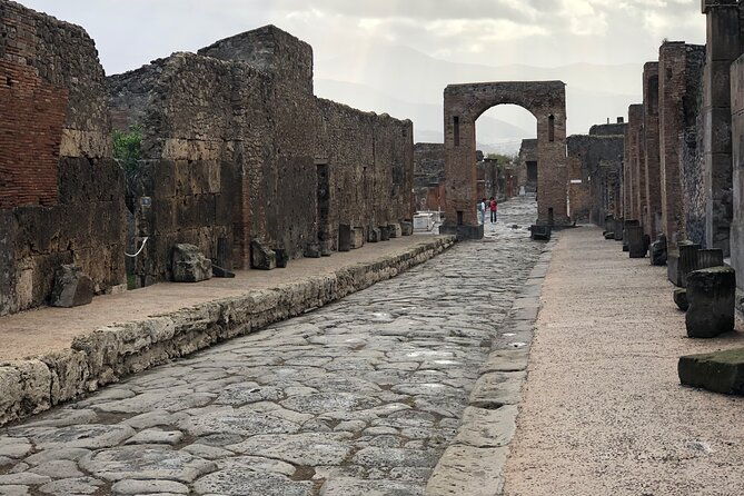 pompeii-and-herculaneum-private-tour-with-pick-up-and-wine-tasting