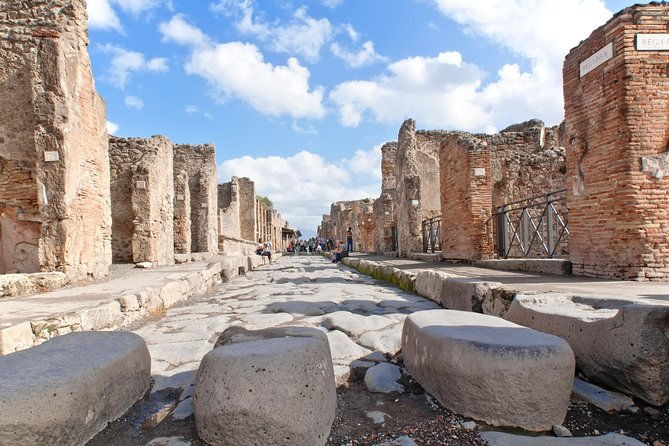 pompeii-and-naples-with-guide-all-day-and-tickets-included